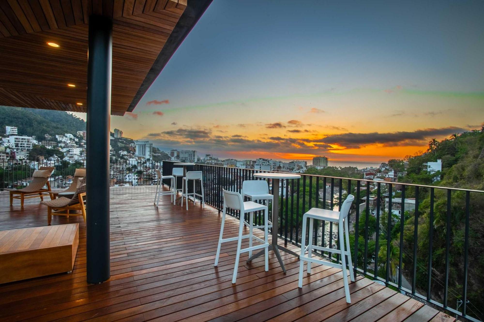 Casa Maya, 1 Bedroom Oasis In Romantic Zone