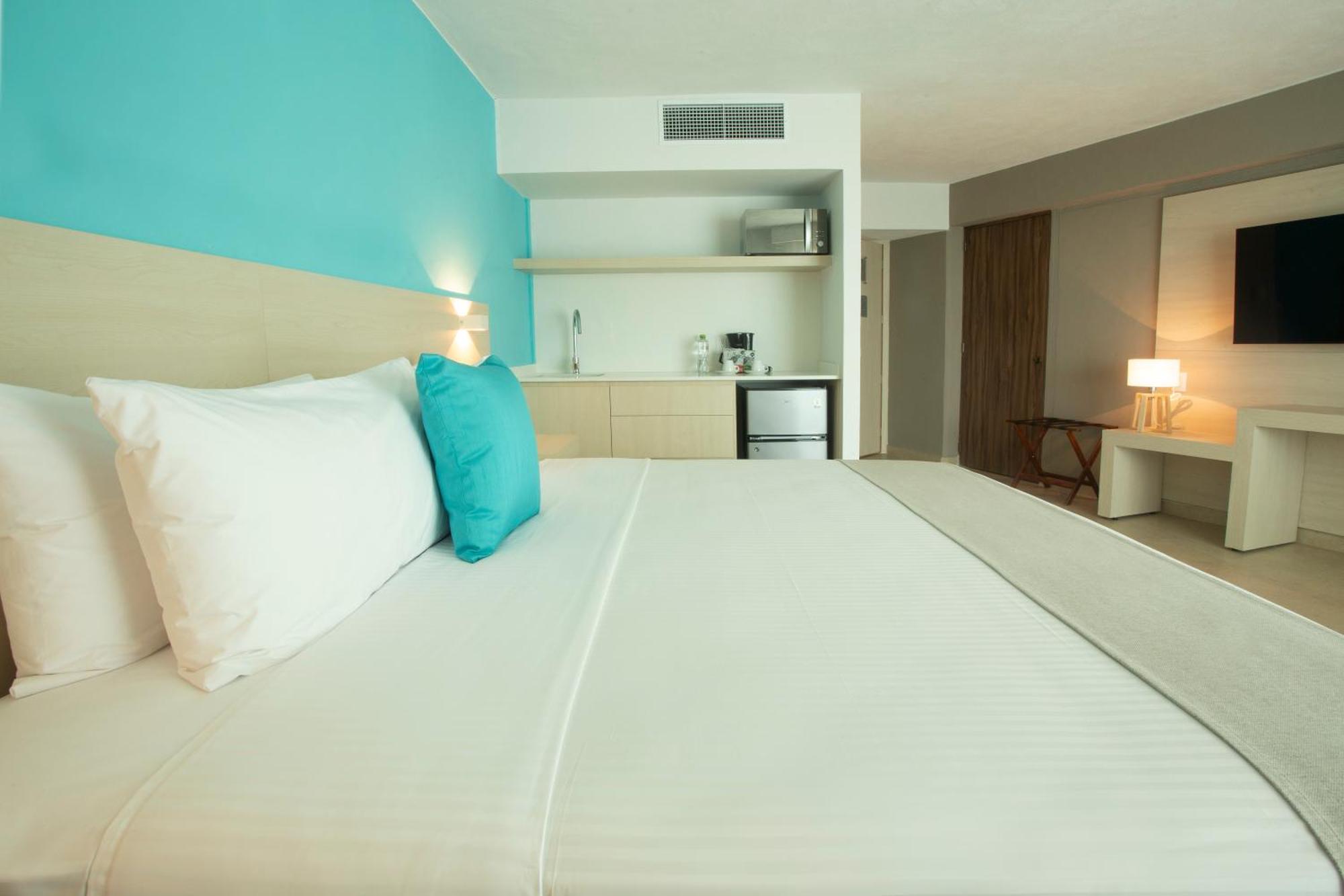Amares Resort Acapulco