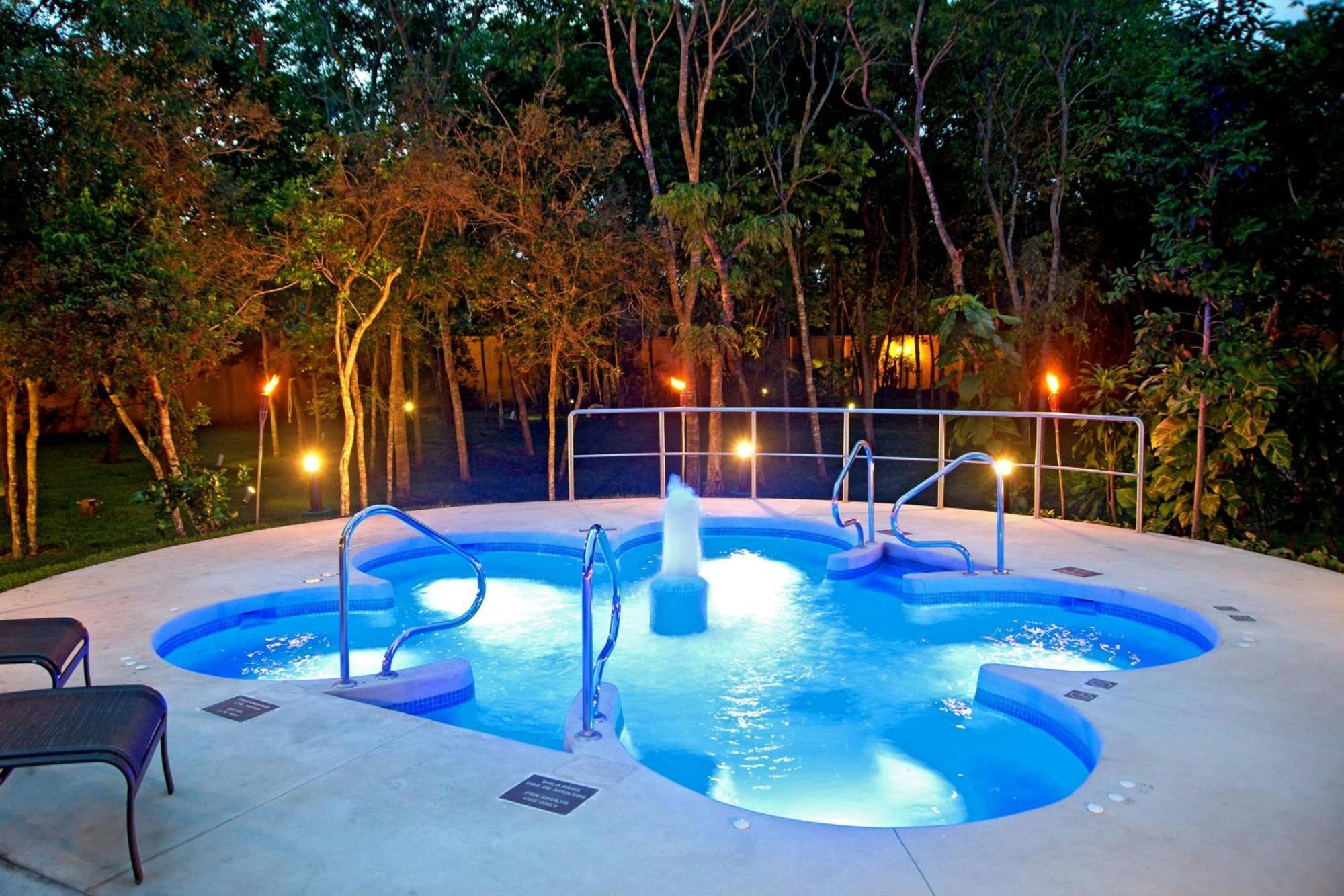 Hotel Courtyard By Marriott Cancun Airport