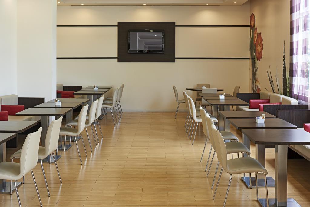 Ibis Monterrey Valle Hotel 3*