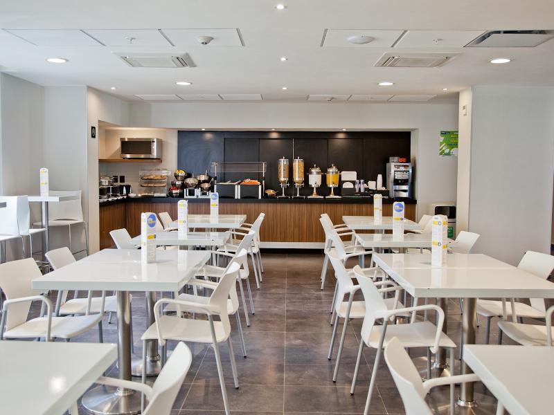 Express By Marriott Guadalajara Aeropuerto Hotel Las Pintas