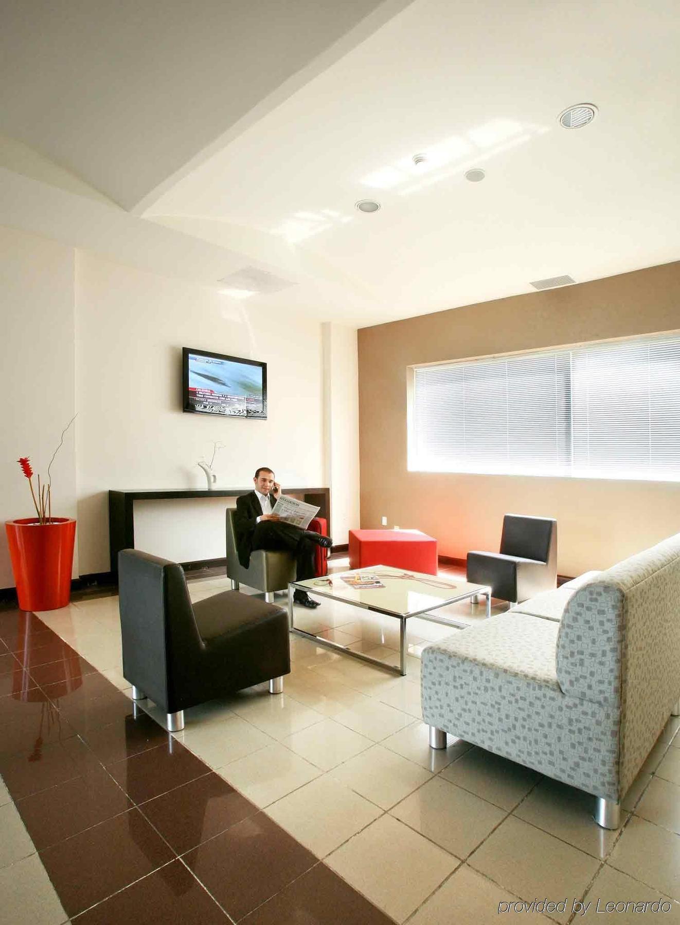Ibis Monterrey Valle