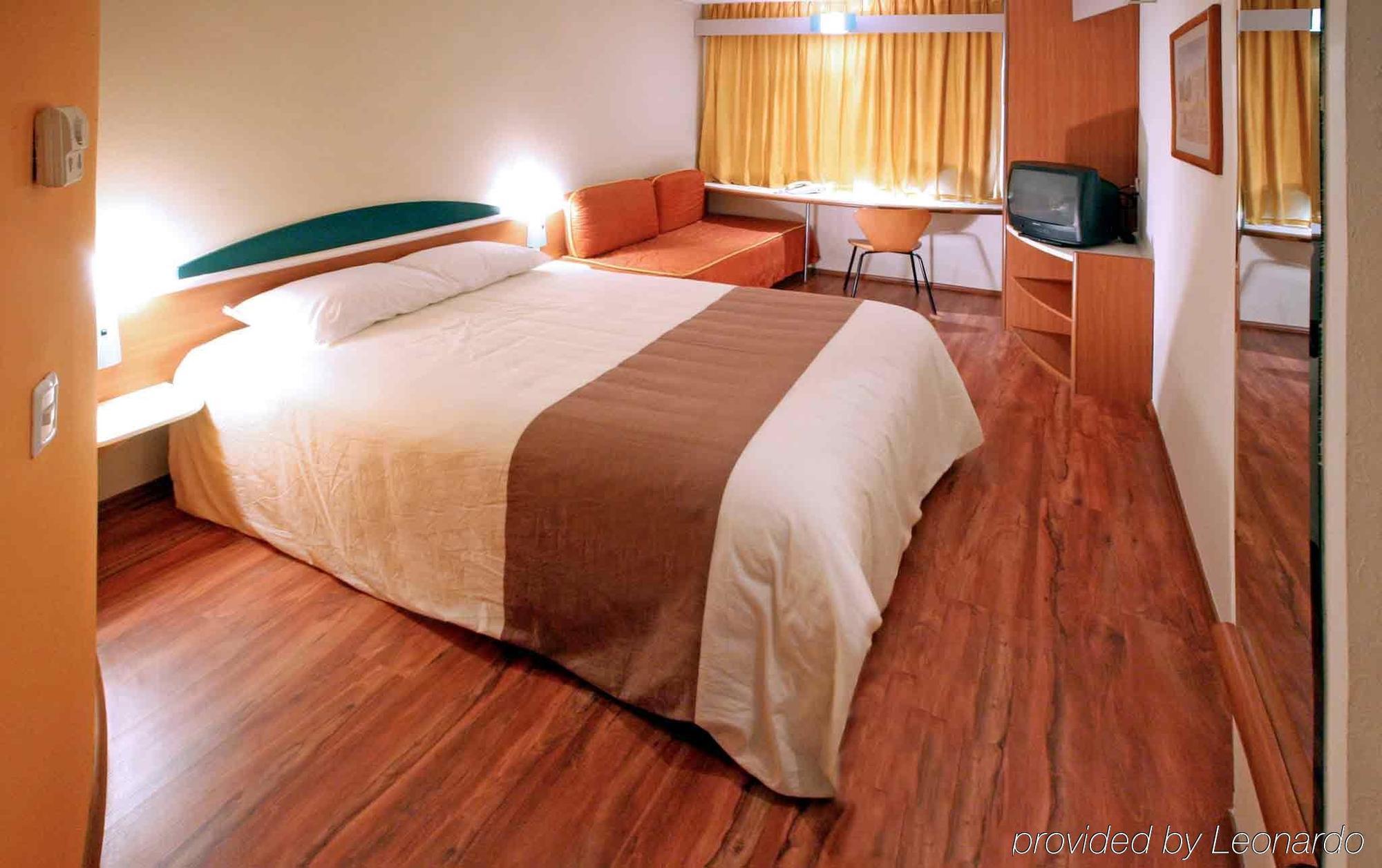 Ibis Monterrey Valle Hotel
