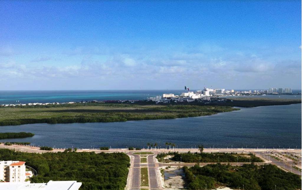 Malecon Cancun