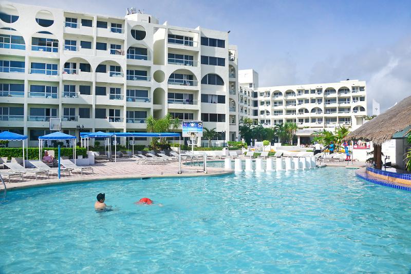 Resort Aquamarina Cancun