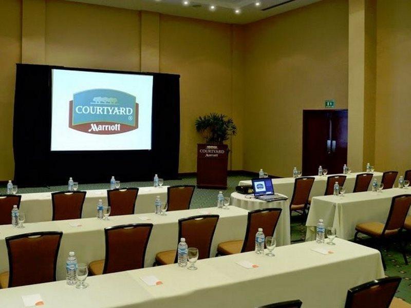 Hotel Courtyard By Marriott Cancun Airport Alfredo V. Bonfil