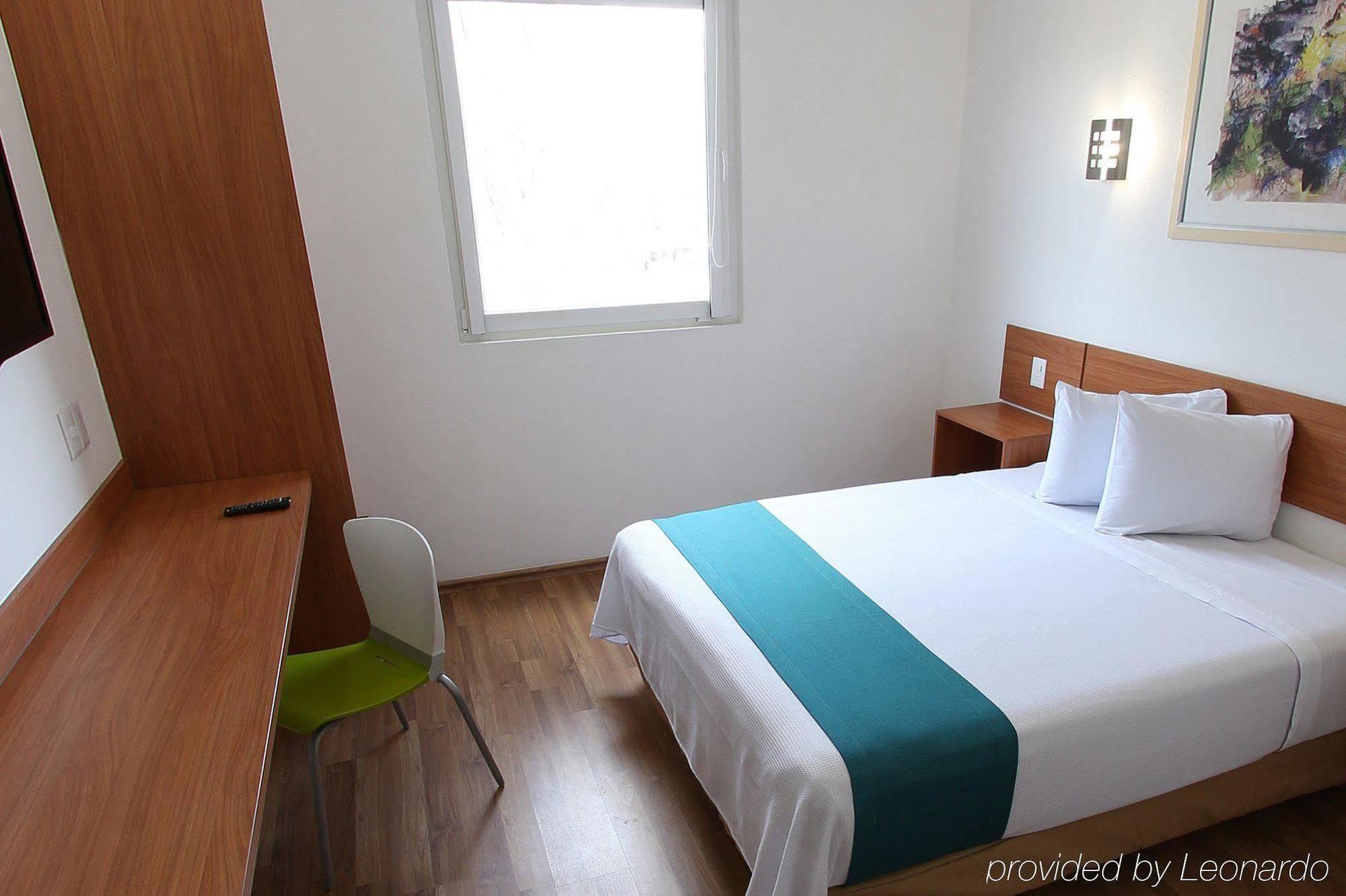 One Guadalajara Periferico Poniente Hotel 3*