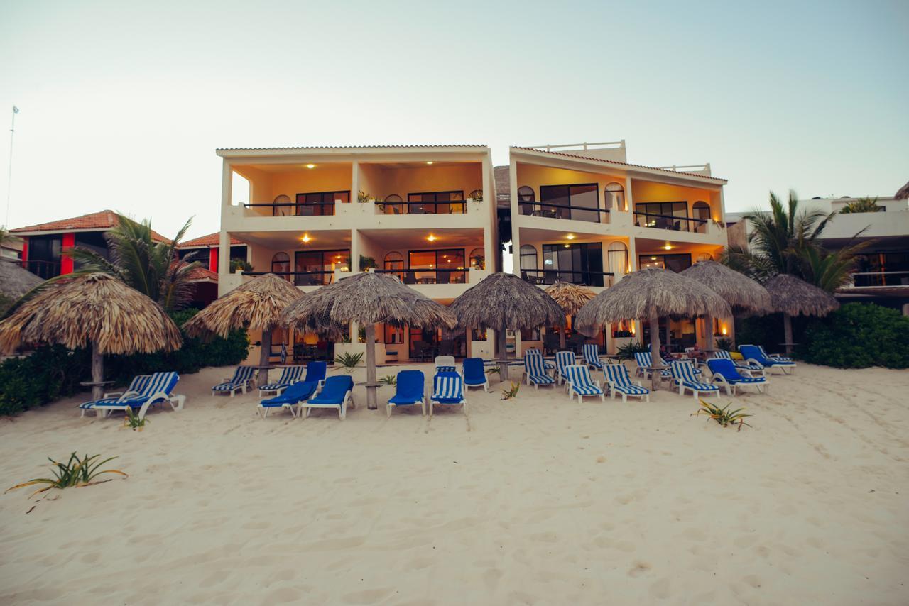 Aquatech Derosa Aparthotel Akumal
