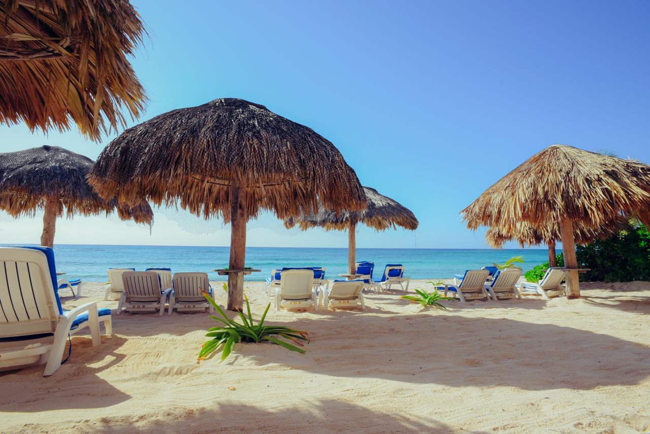 Aquatech Derosa Aparthotel Akumal
