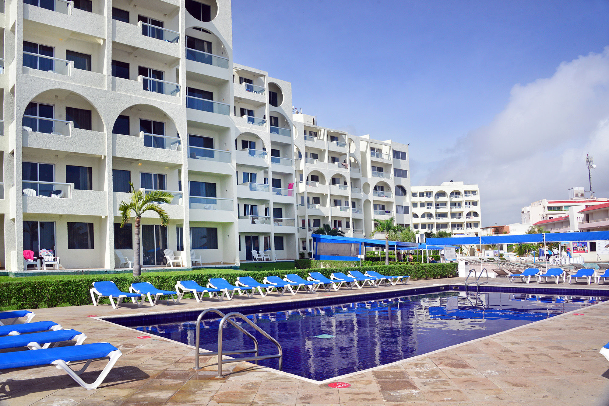 Resort Aquamarina Cancun