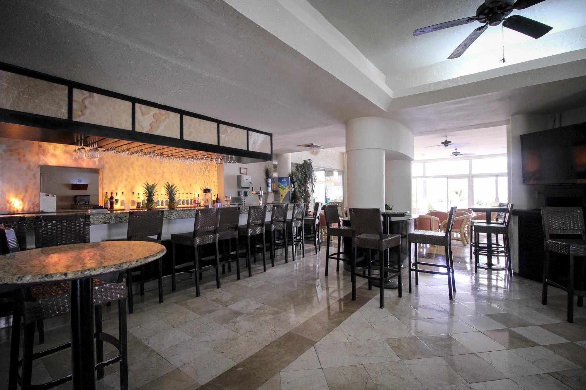 Resort Aquamarina Cancun