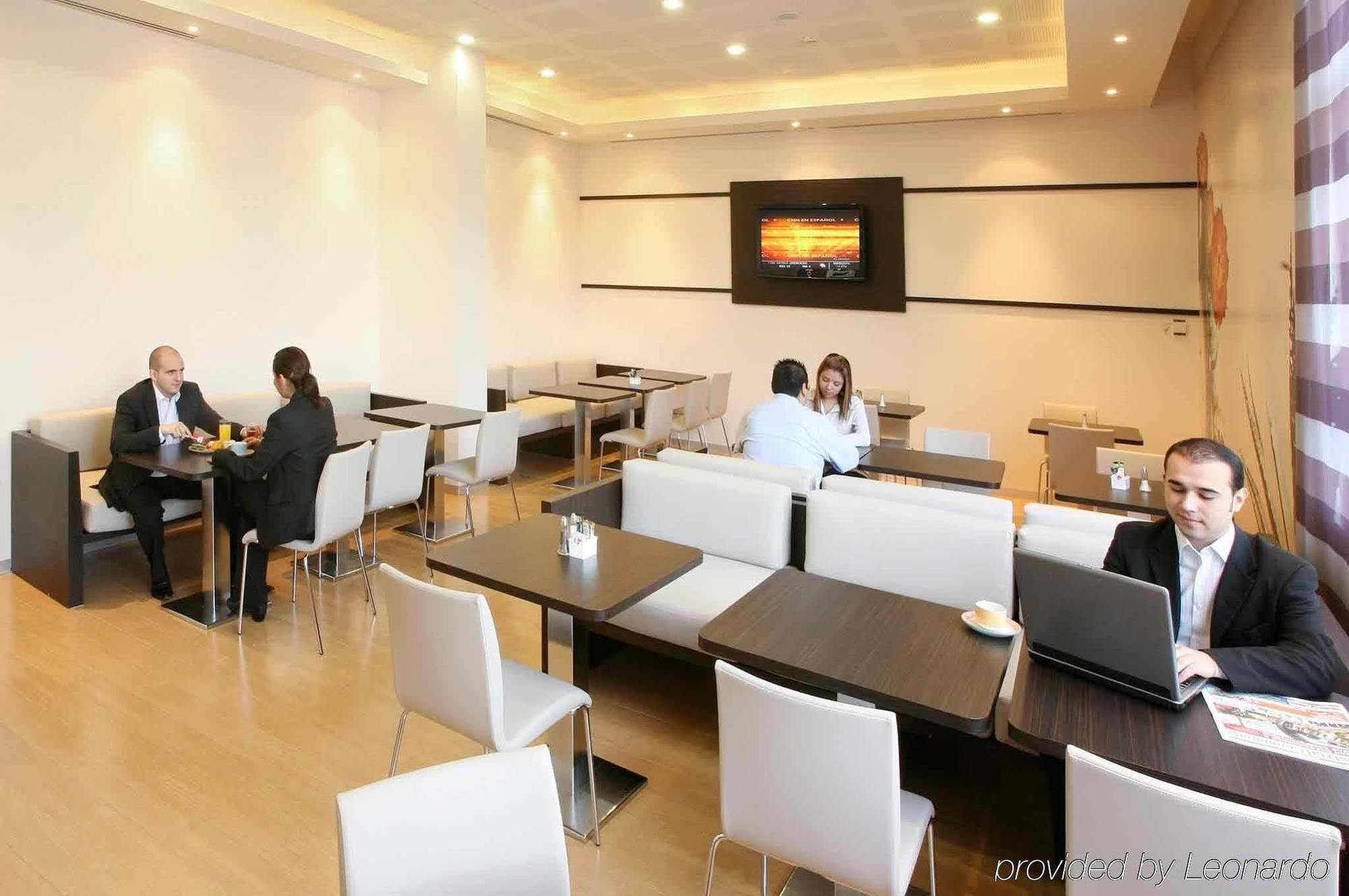 Ibis Monterrey Valle Hotel 3*