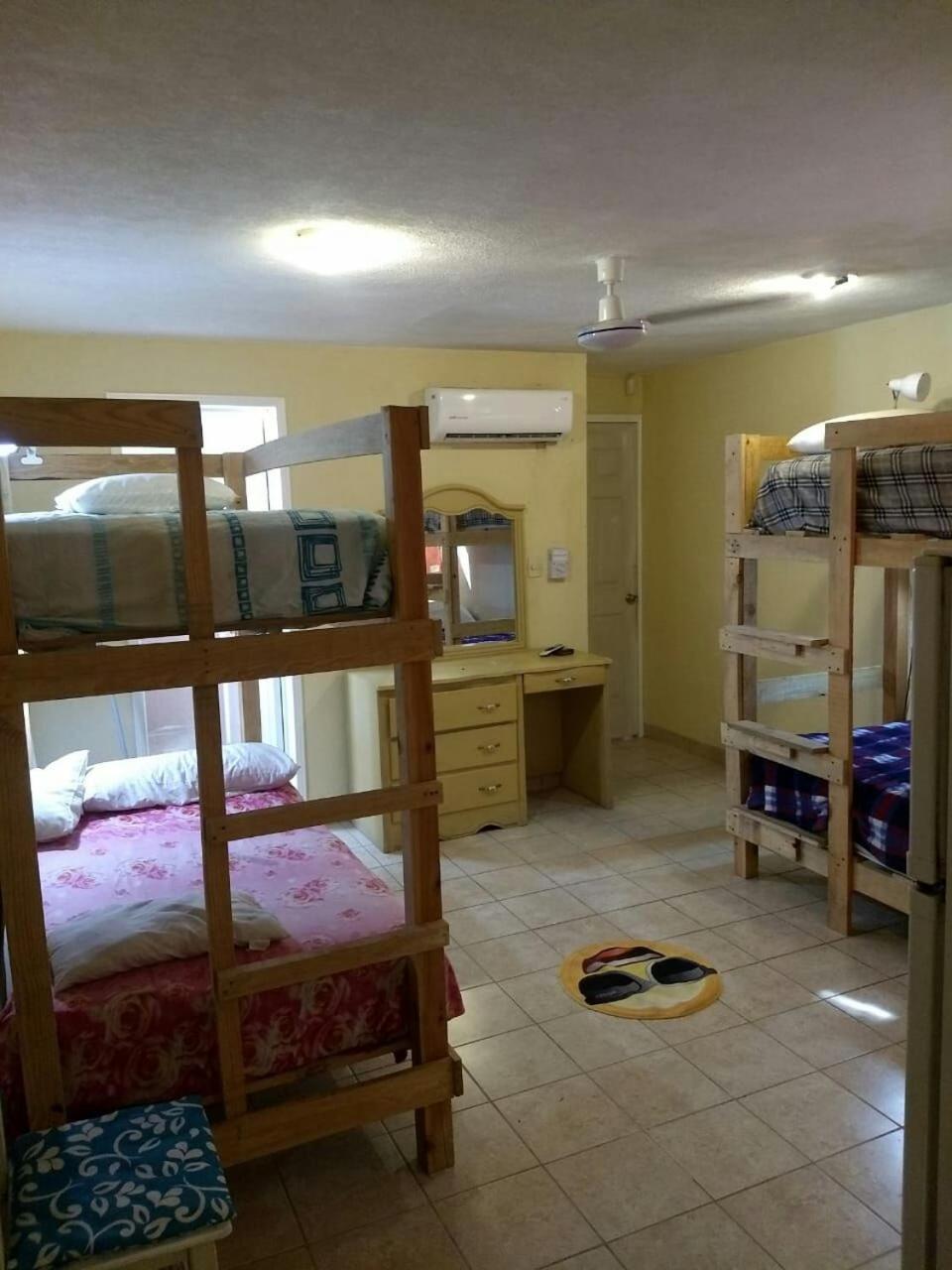 Benjamin Guest house *