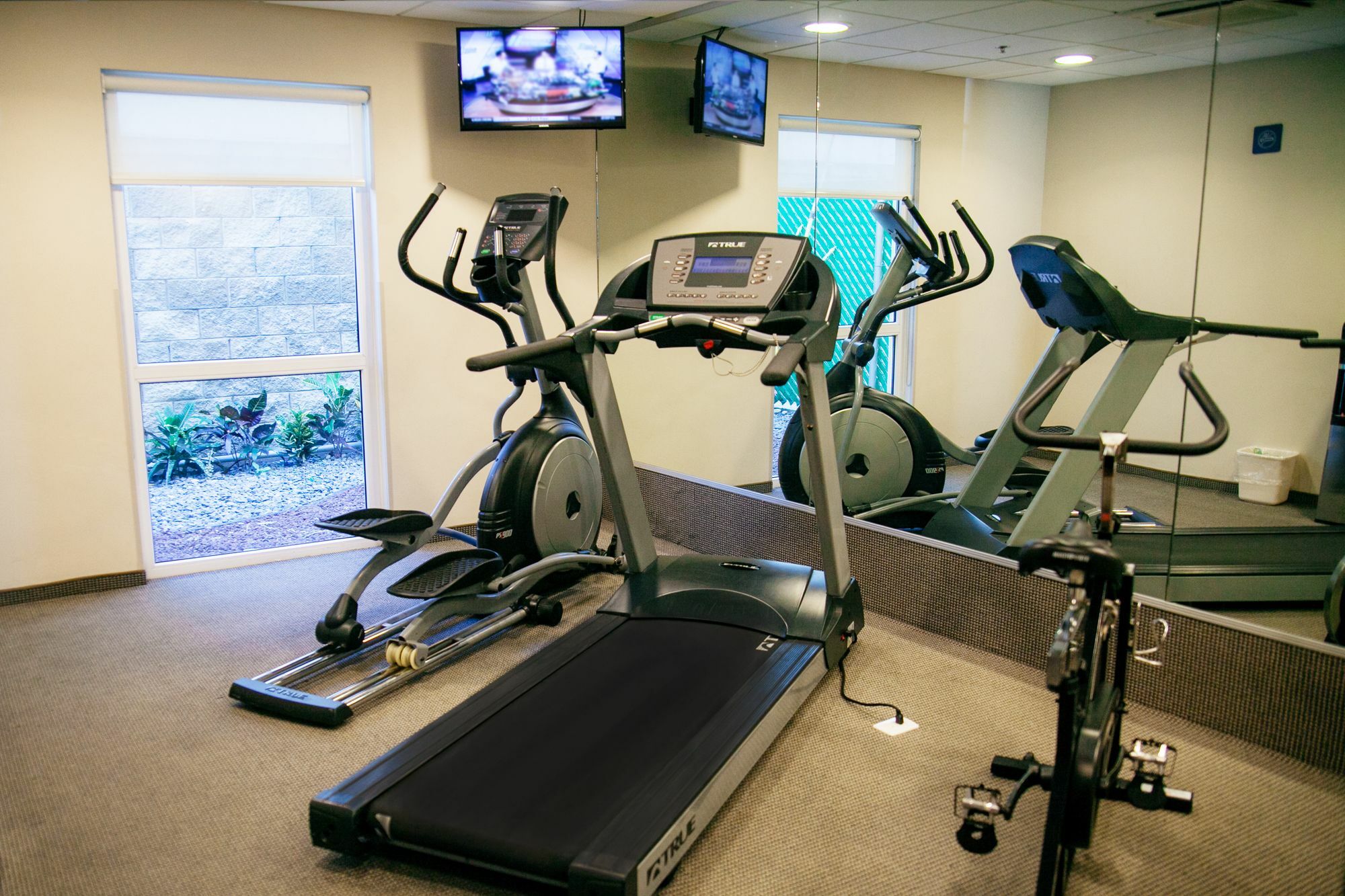 Hotel Express By Marriott Monterrey Aeropuerto 4*