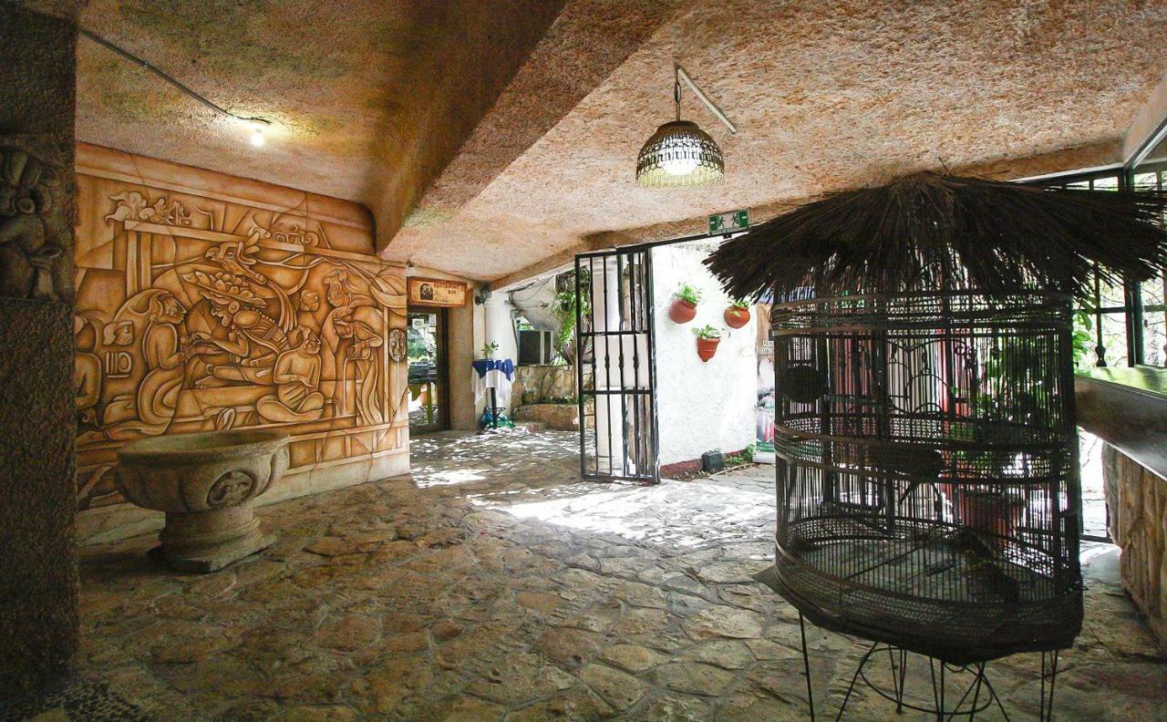 Xbalamque & Centro Hotel 3*