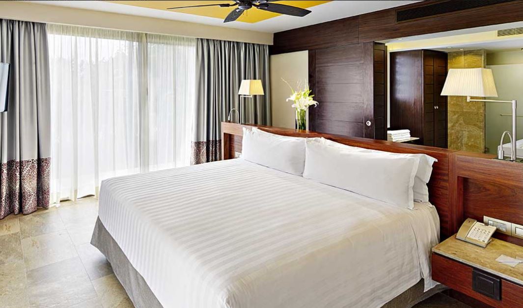 Hotel Barcelo Maya Beach