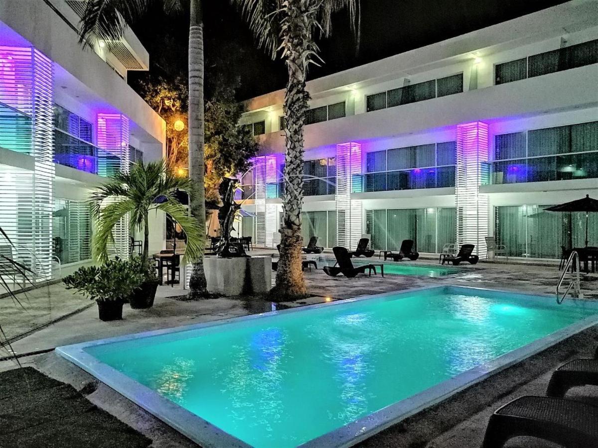 Cocos Hotel