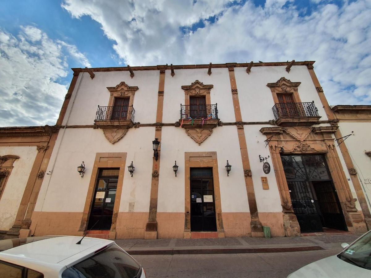 Colonial Restaurante & Bar