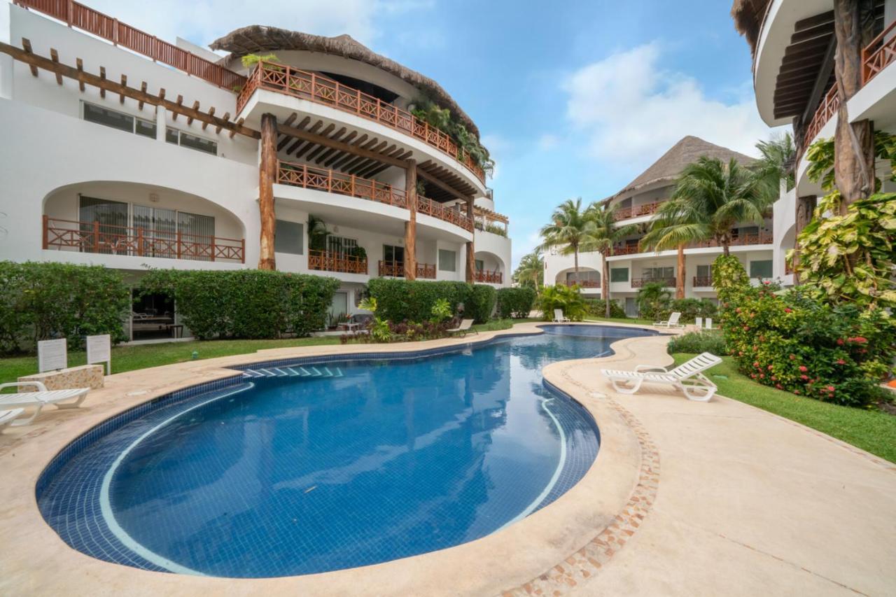 Quadra Alea Poolside Cheel 101