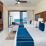 Villa La Valencia Beach Resort