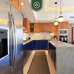 Great Apartment With Rooftop Pool