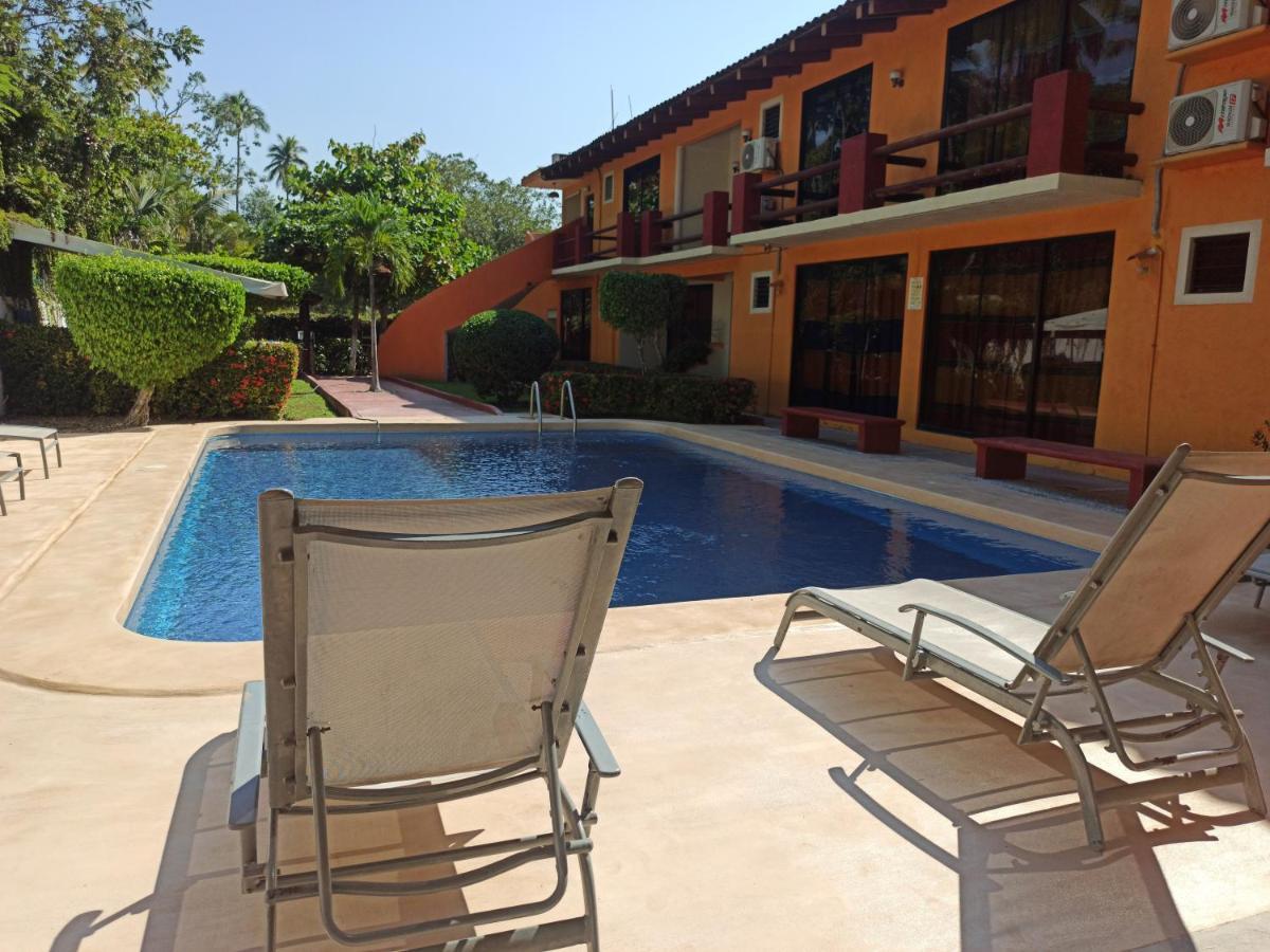 J.b. Hotel Zihuatanejo