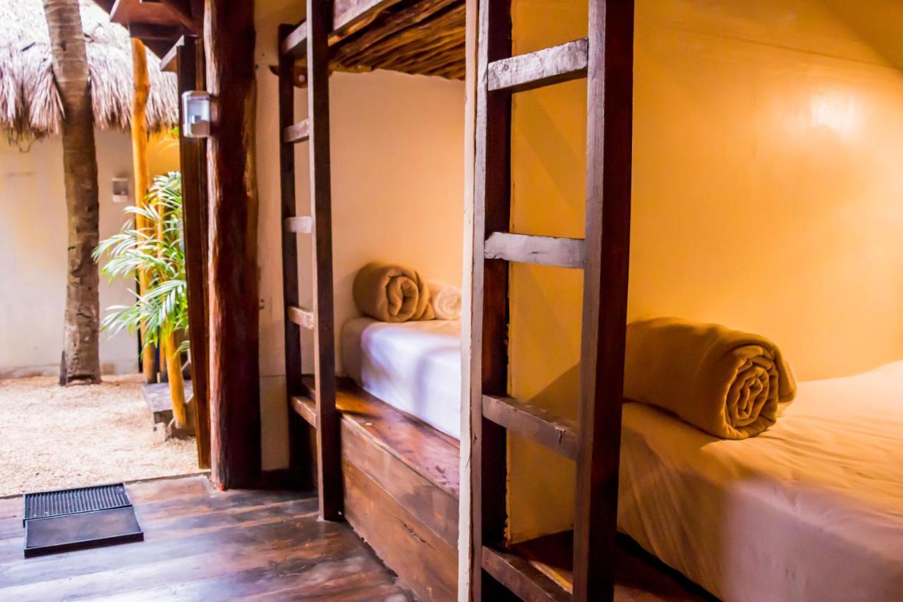Bed & Breakfast Oostel Smart - Playa Tulum