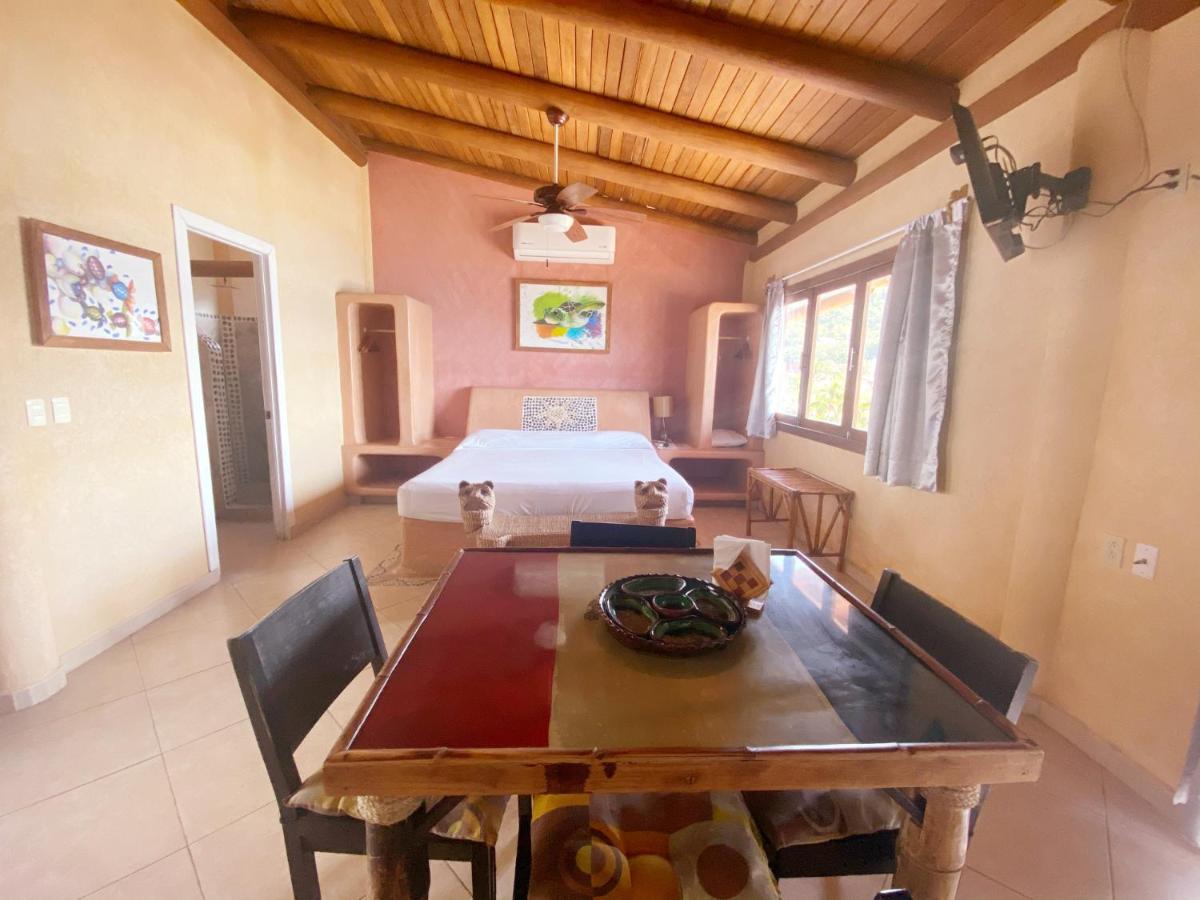 La Madera Zihuatanejo