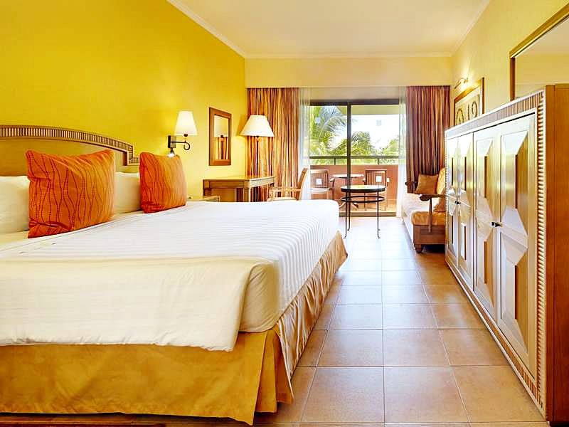 Barcelo Maya Colonial