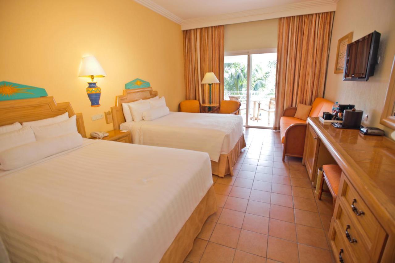 Barcelo Maya Colonial Resort