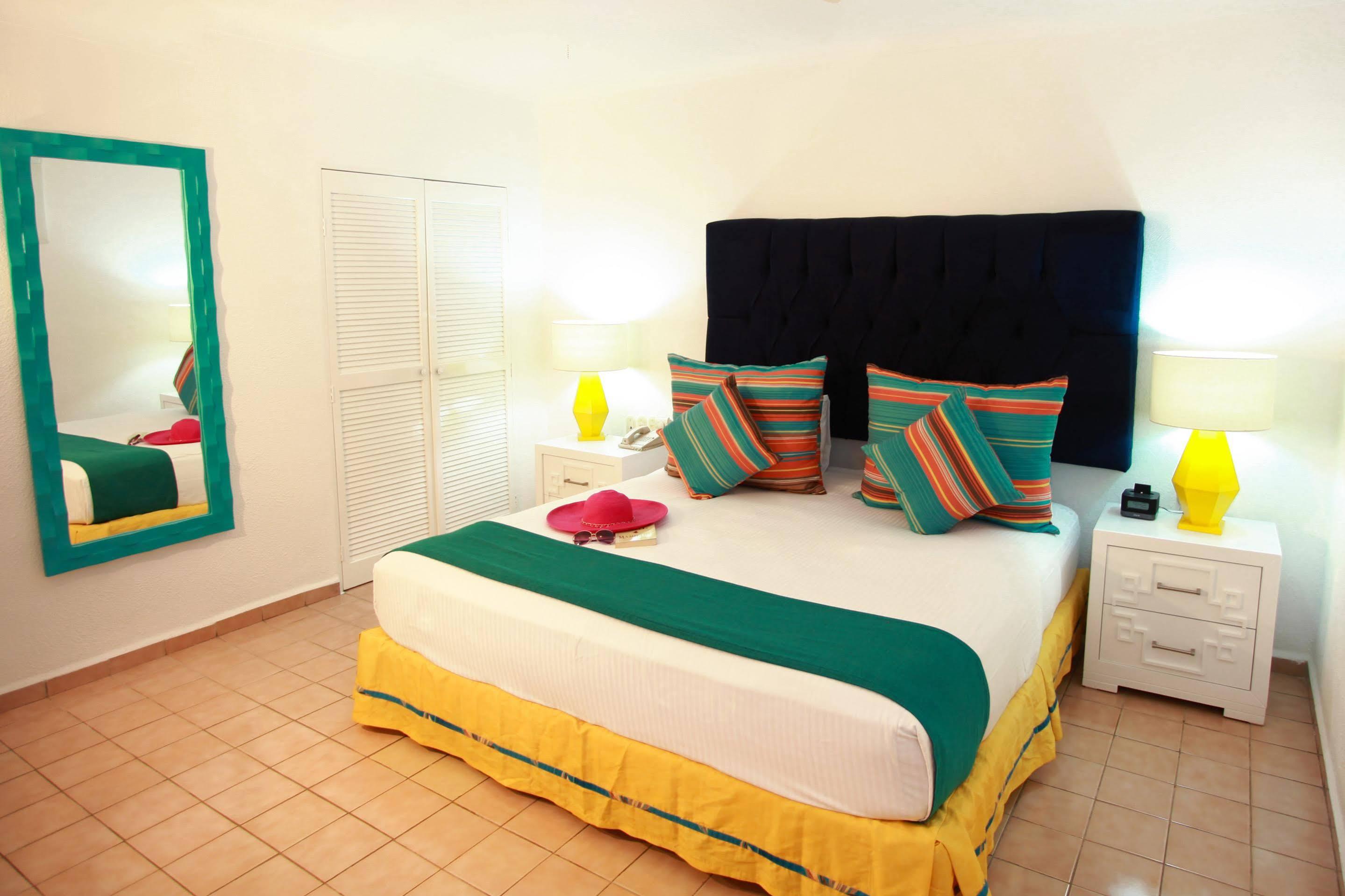Resort Del Palmar & 4*