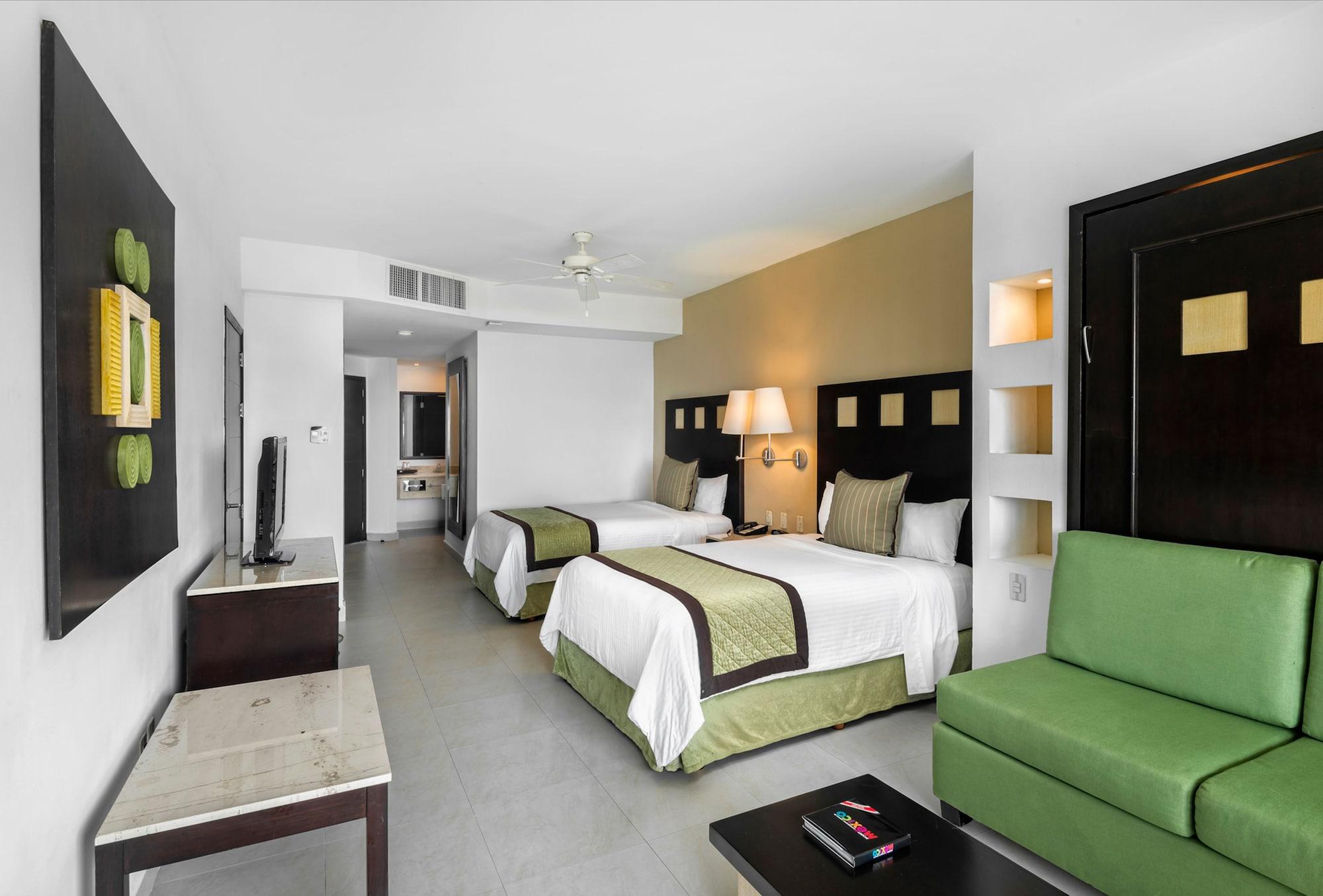 Marina El Cid & 4* Puerto Morelos