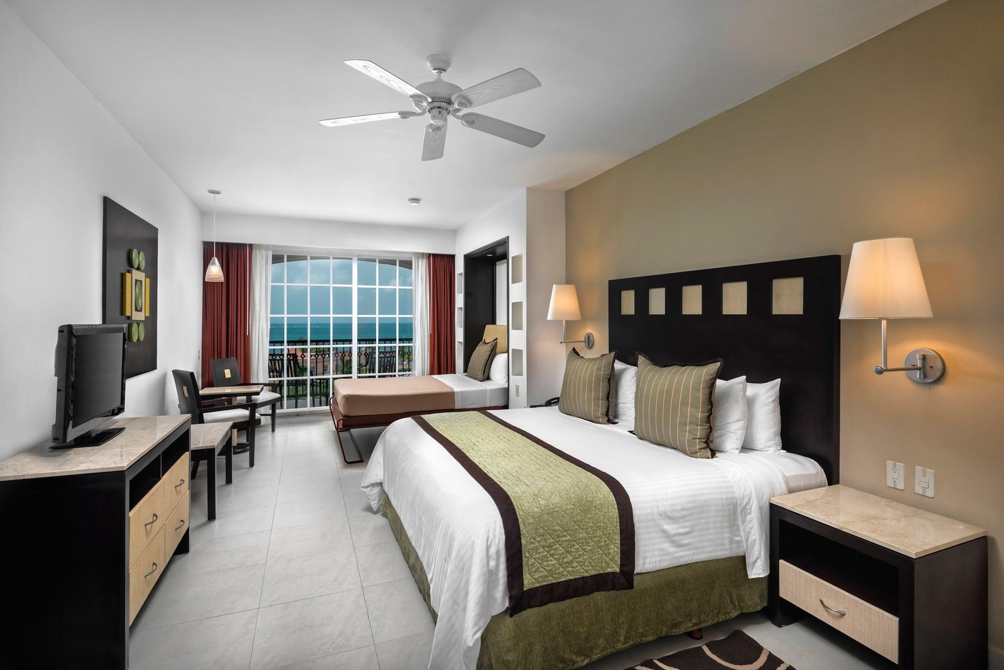 Marina El Cid & 4* Puerto Morelos