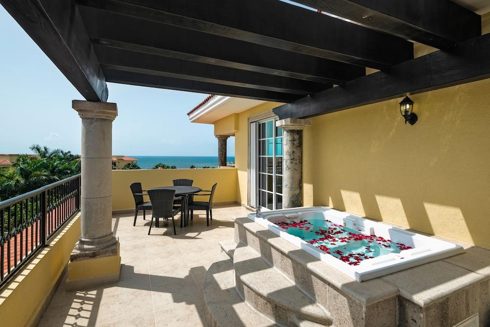 Marina El Cid & 4* Puerto Morelos