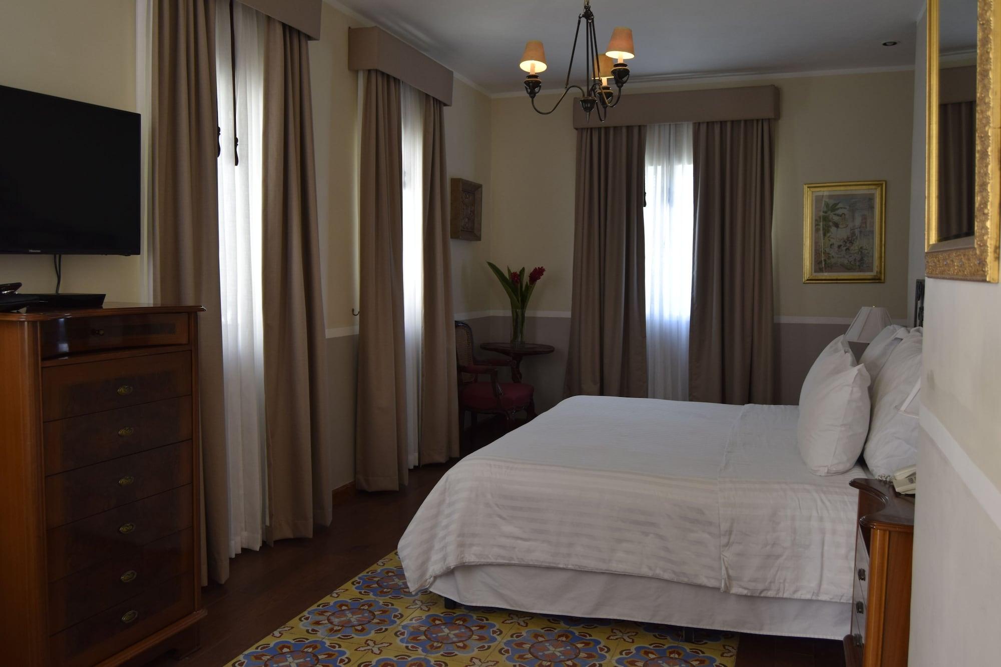 Casa Lucia Boutique Hotel 4*