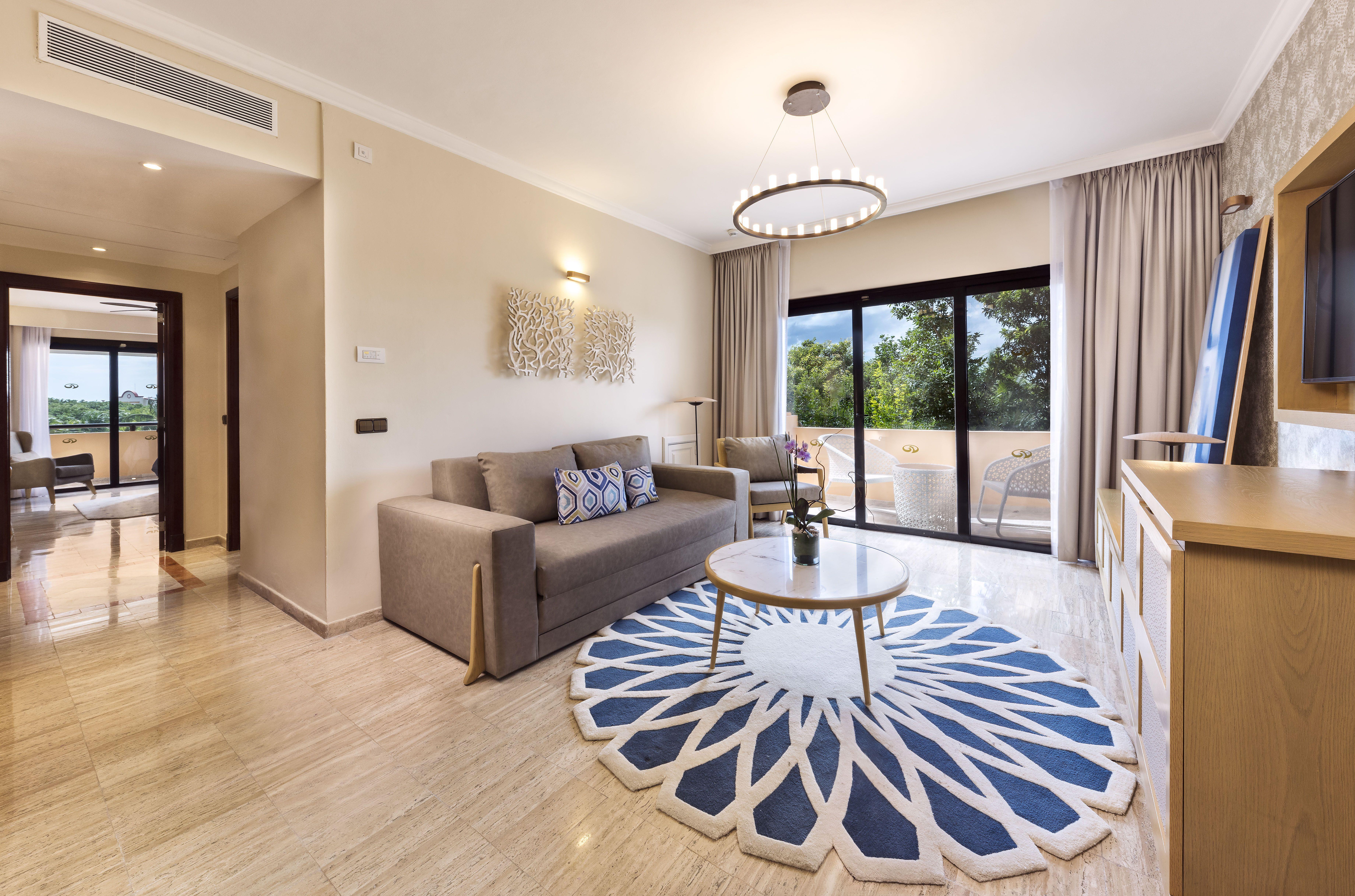Resort Grand Palladium White &