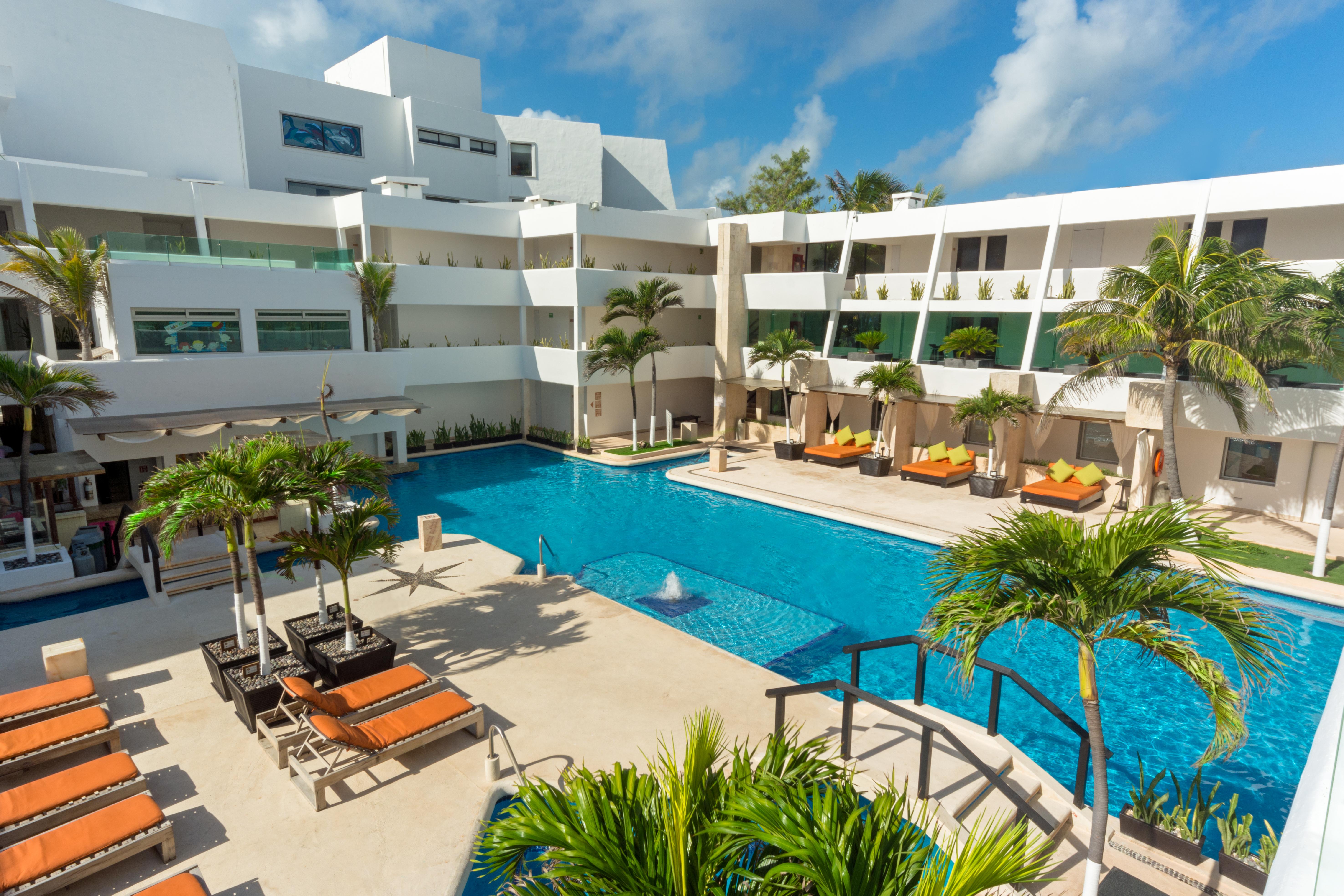 Flamingo Hotel Cancun