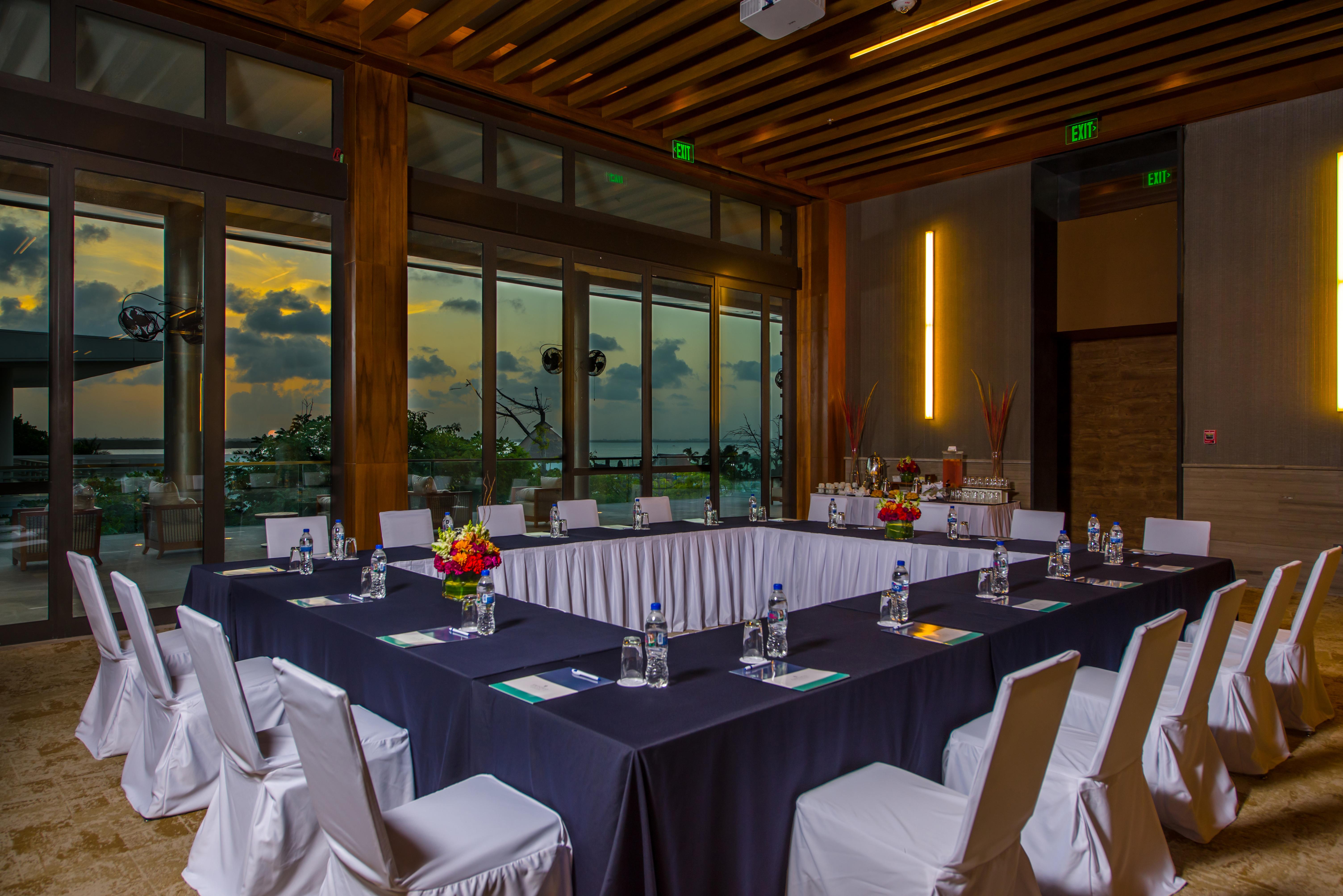 Resort Emporio Cancun