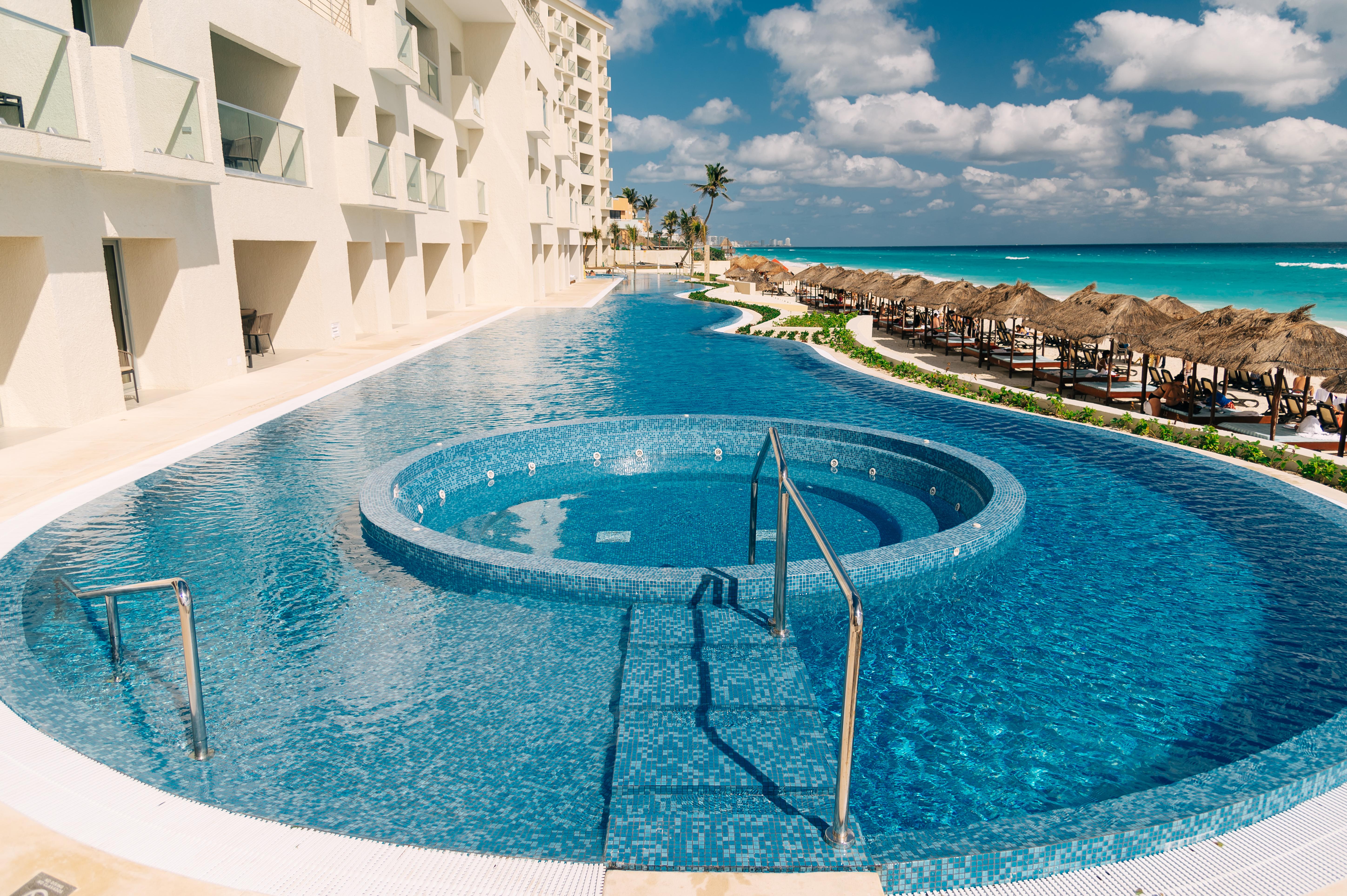 Emporio Cancun