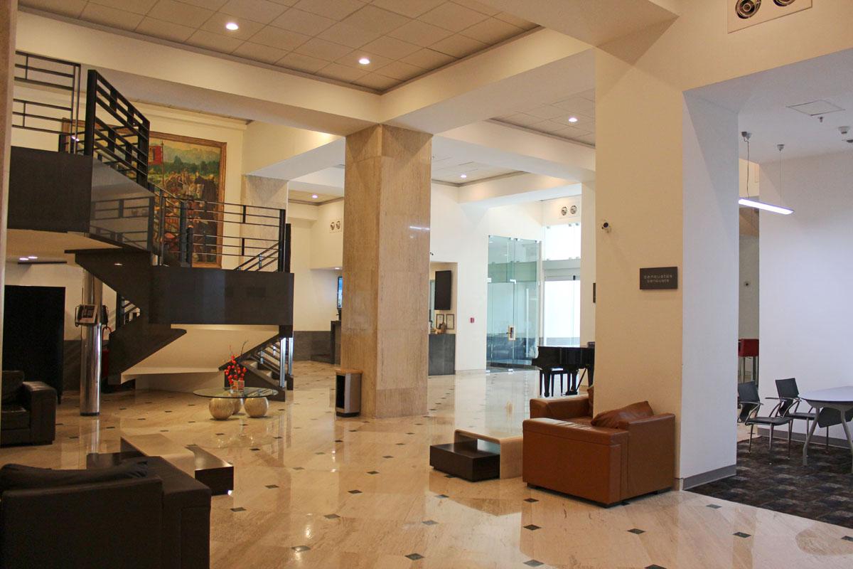 Macroplaza Hotel 4*