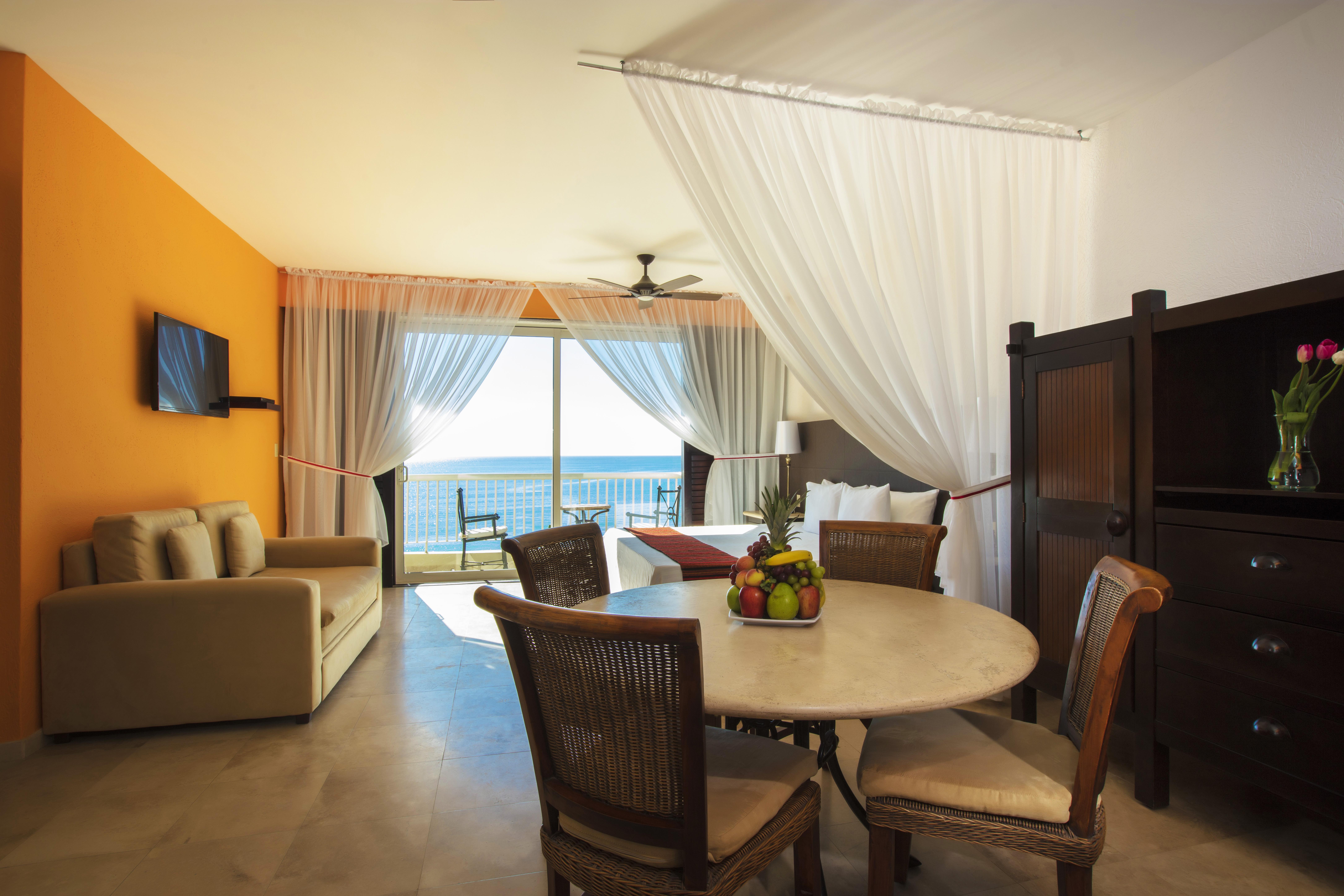 Krystal Grand Cabos