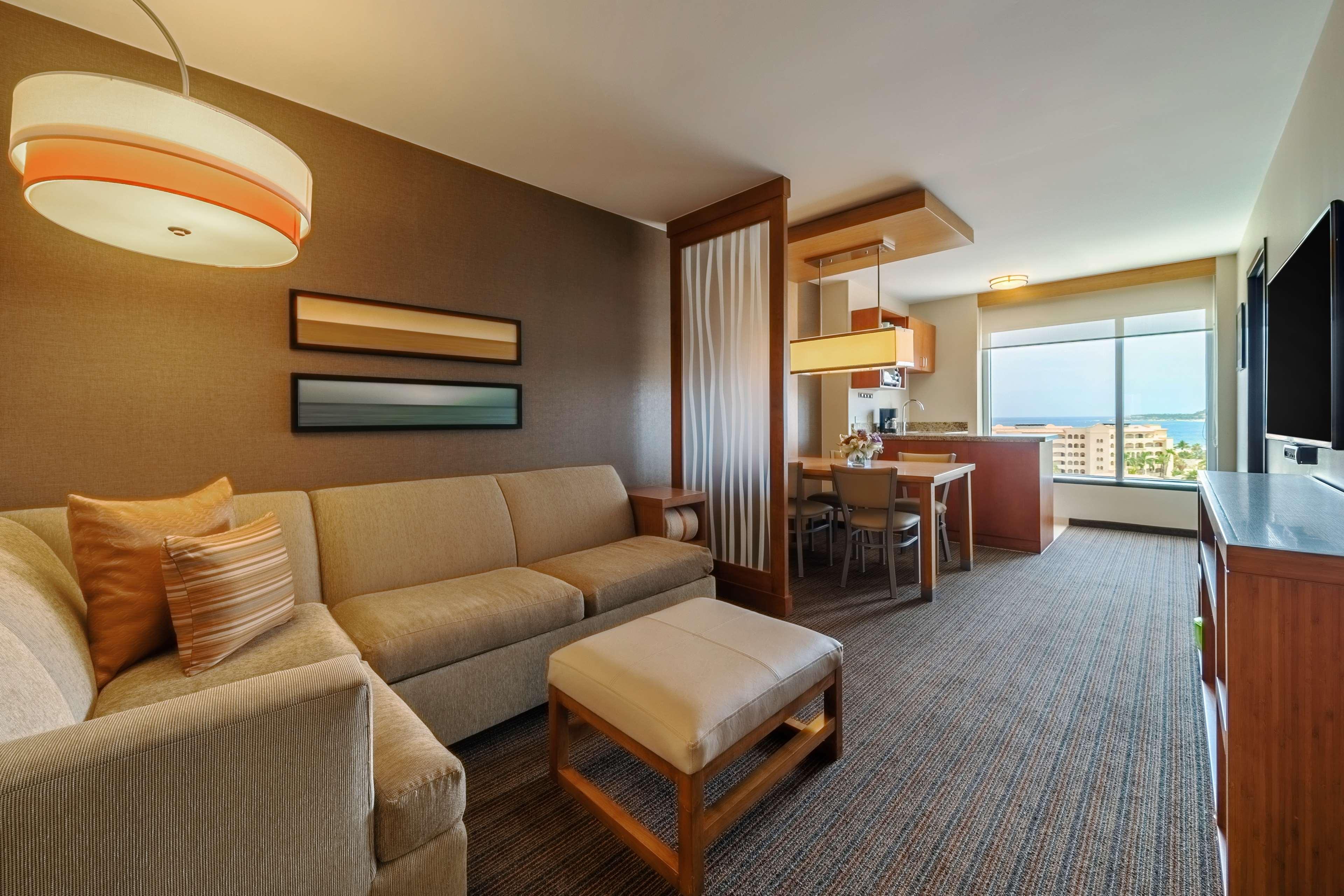 Hyatt Place Cabos 3*