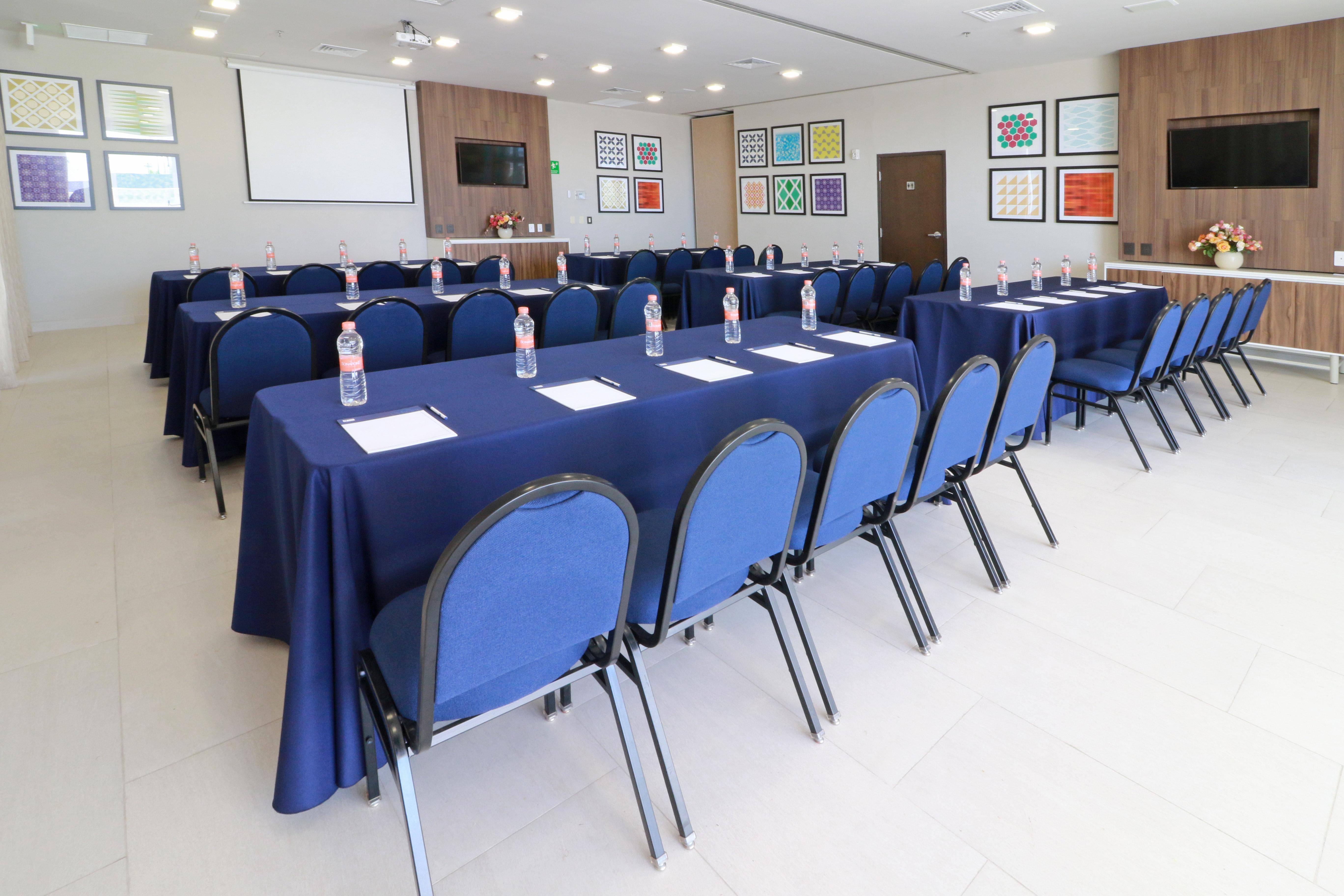 Express & - By Ihg Hotel 3*