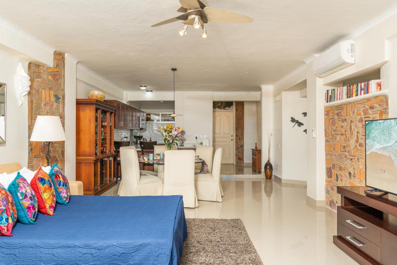 Ocean Front With Pool Sleeps 6 Adults-quinta Del Mar 203 Apartment