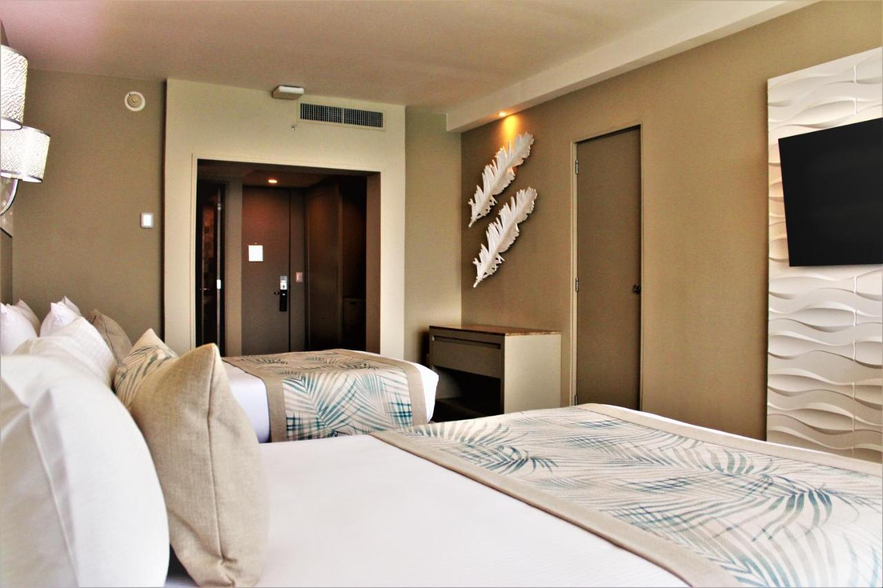 Krystal Grand Cancun