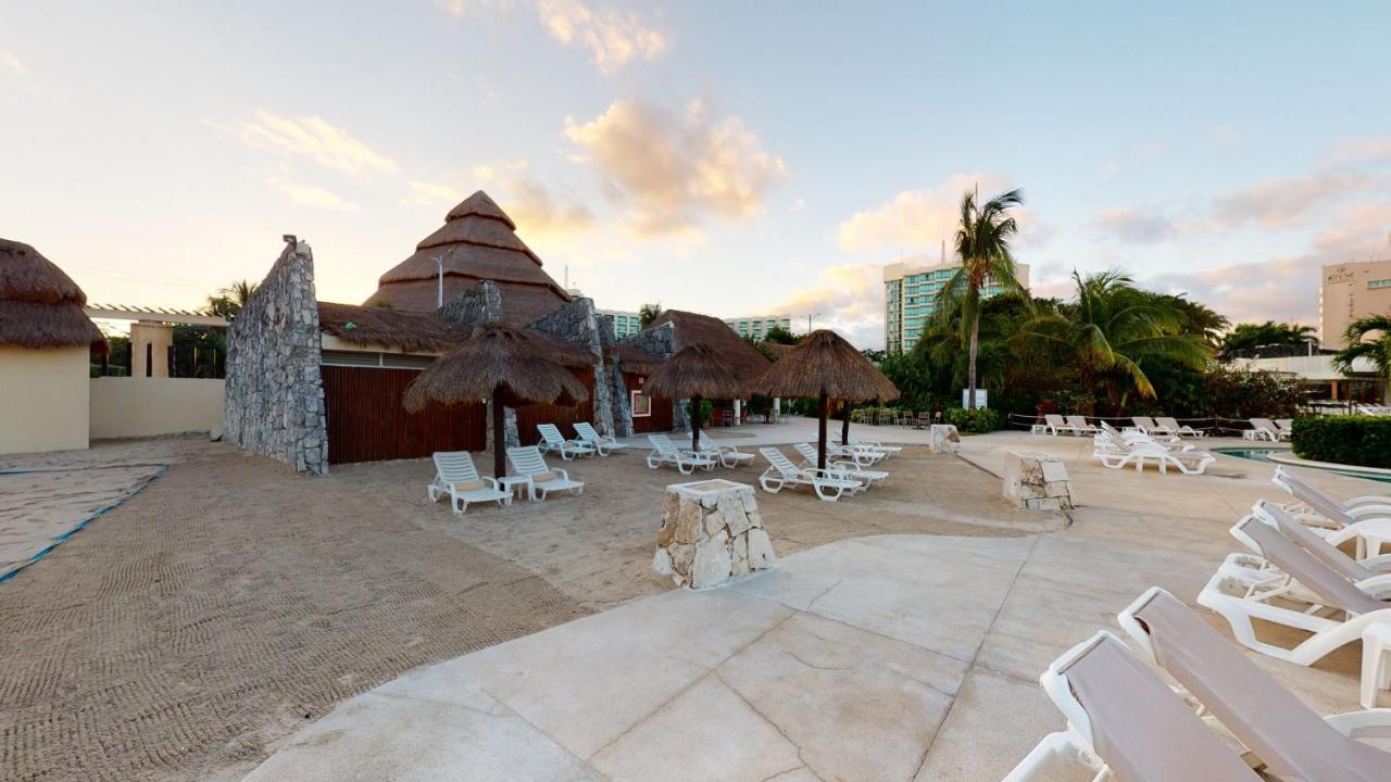 Grand Park Royal Resort