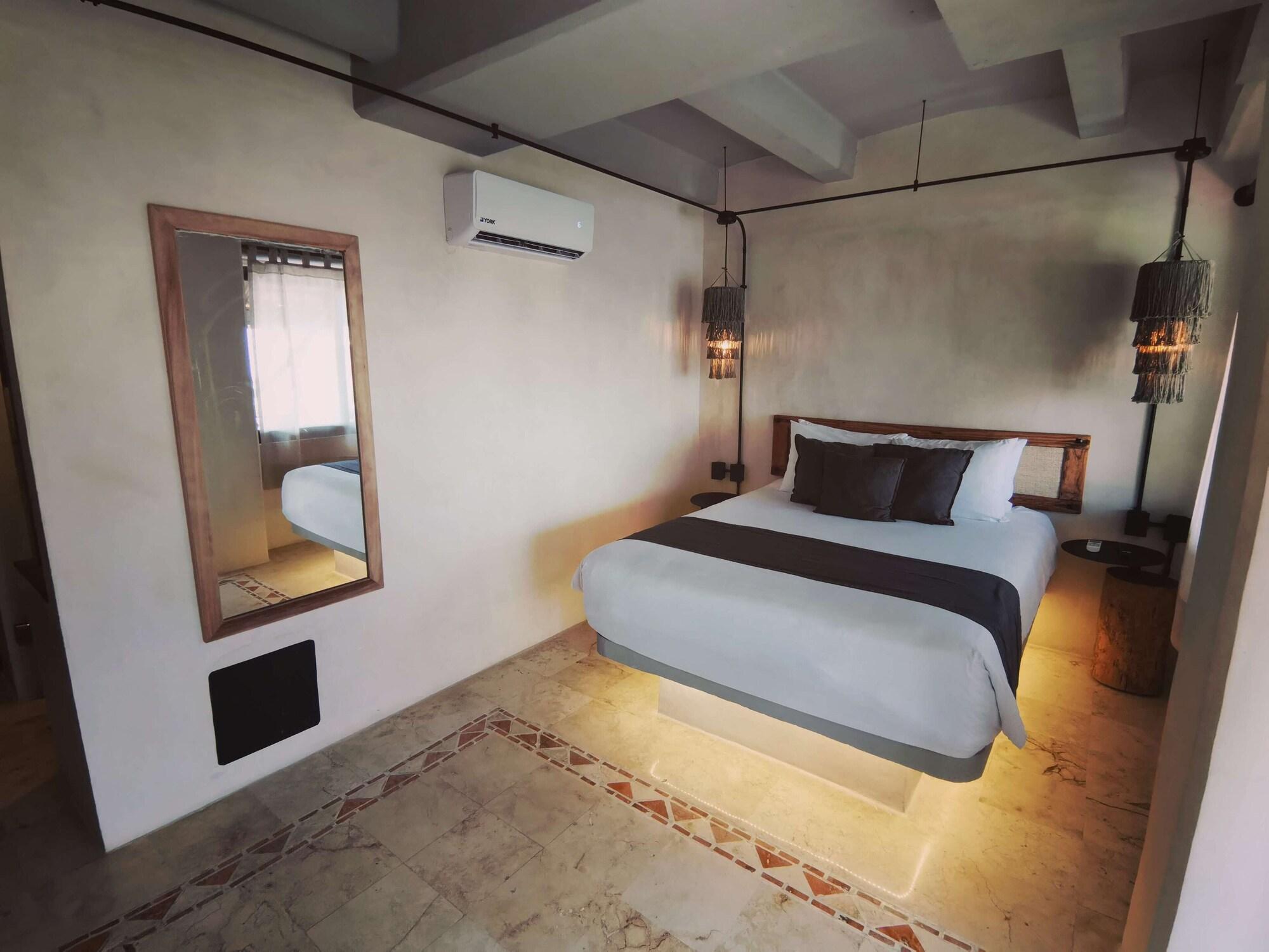 Caribbean Paradise & - 5th Avenue Hotel Playa del Carmen