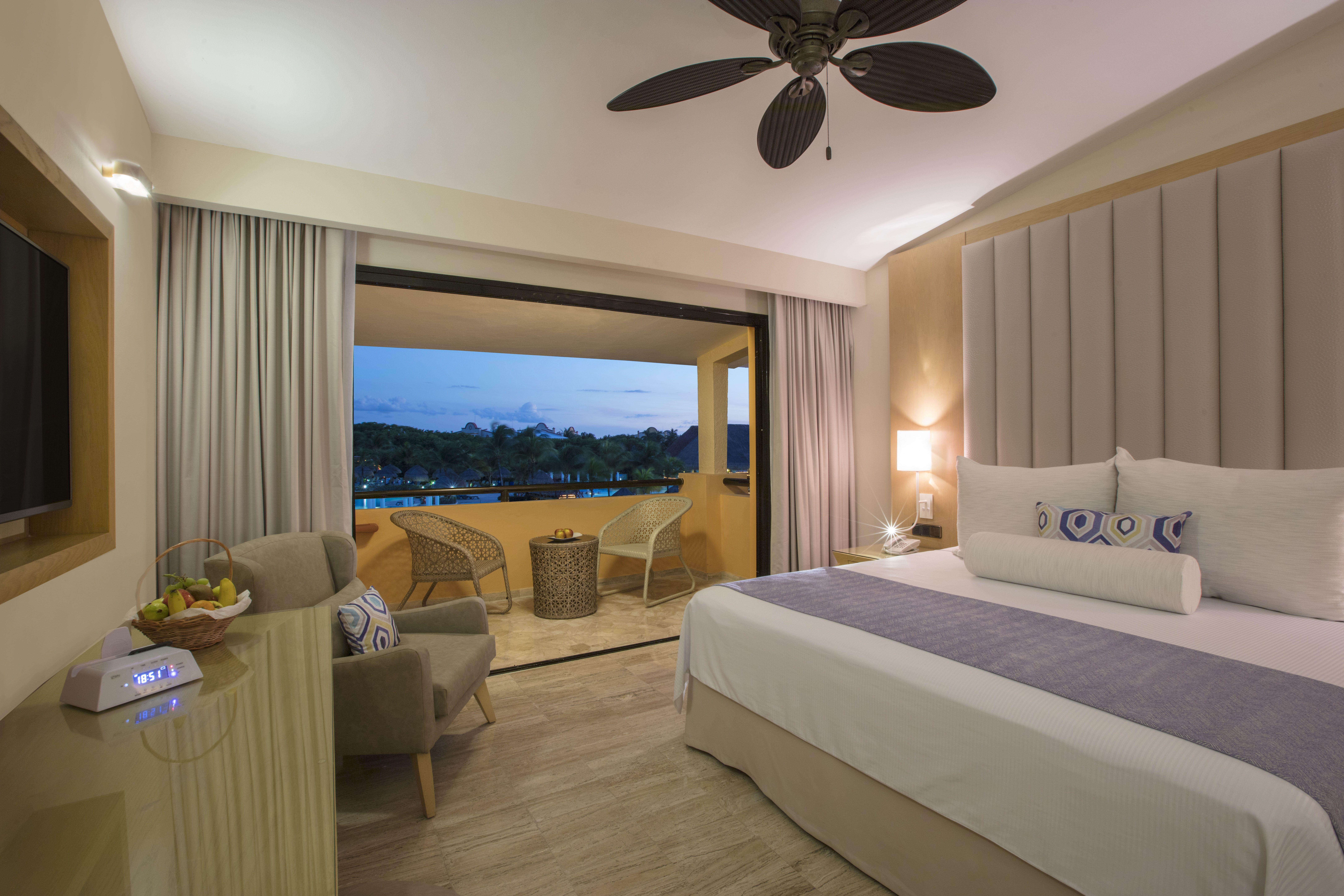 Grand Palladium White & Akumal