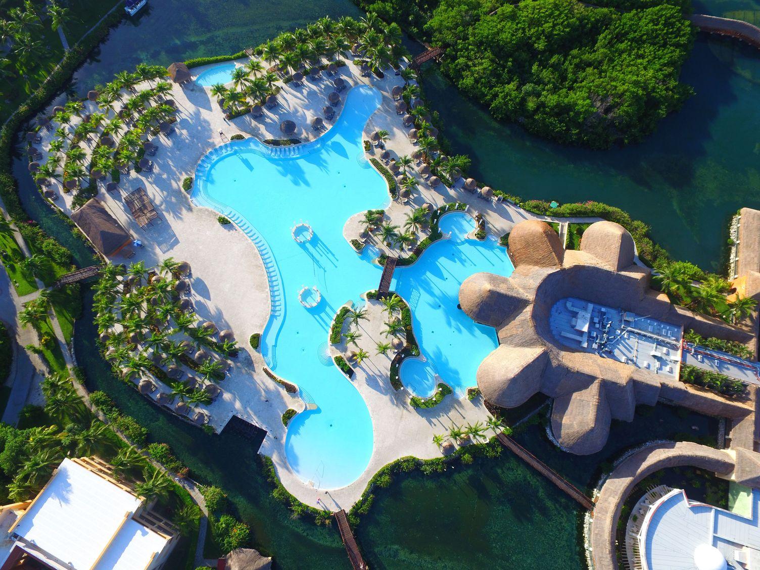 Grand Palladium White &