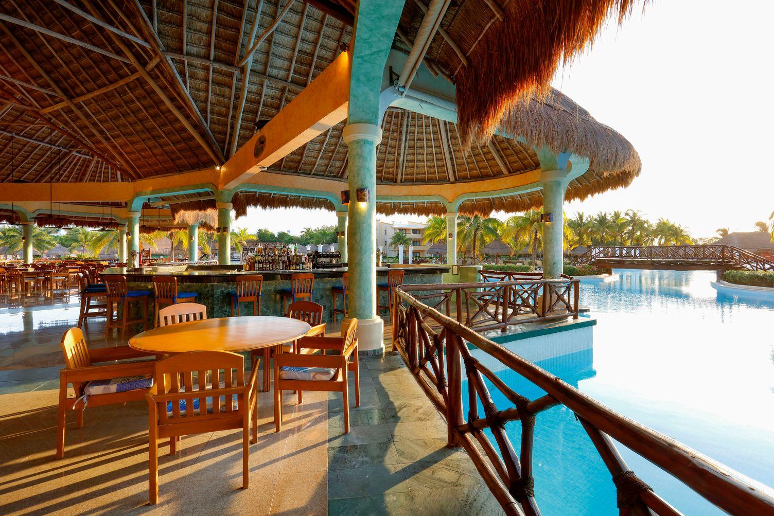 Grand Palladium White &